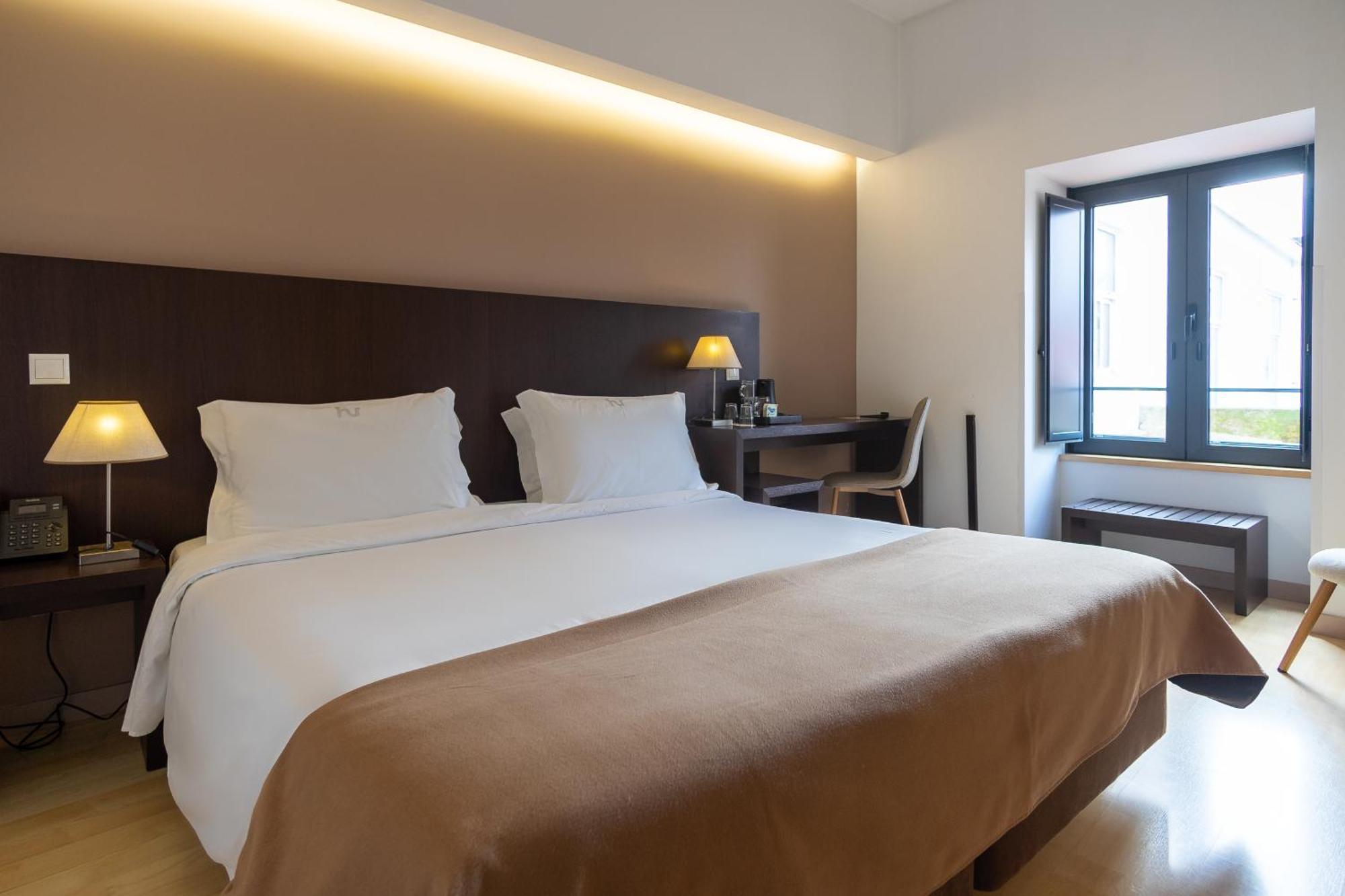 Hotel Vitoria โกอิมบรา ภายนอก รูปภาพ