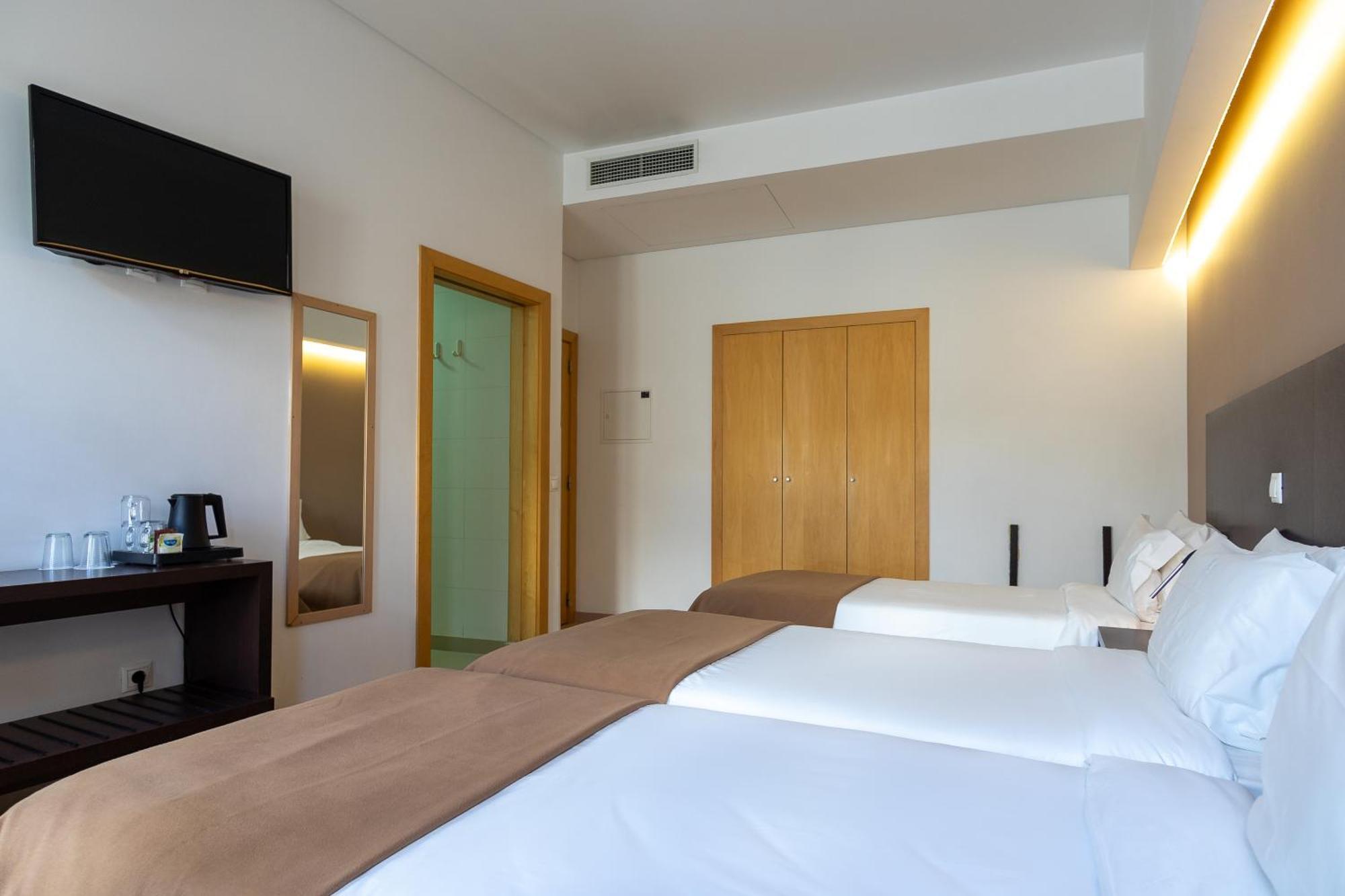 Hotel Vitoria โกอิมบรา ภายนอก รูปภาพ